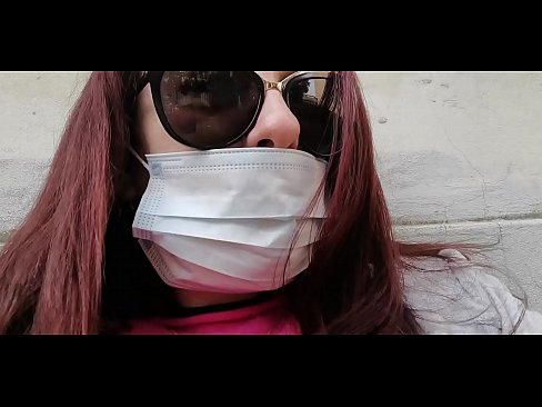 ❤️ Nicoletta neemt wraak op haar buurman en plast in zijn garage (Special Covid19 Italian Quarantine) Fuck video at us