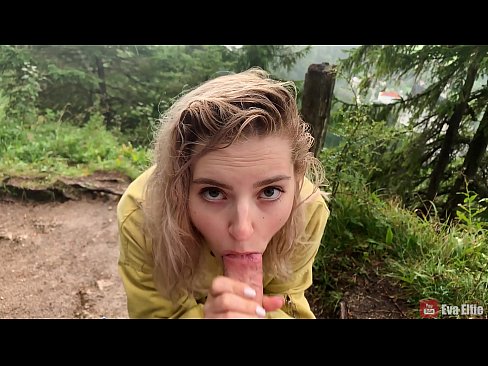 ❤️ Meisje slikt sperma na een publieke pijpbeurt - Eva Elfi Fuck video at us