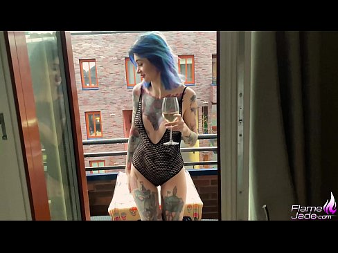 ❤️ Enorm meisje zuigt met een slok en neukt hartstochtelijk onder de open hemel Fuck video at us